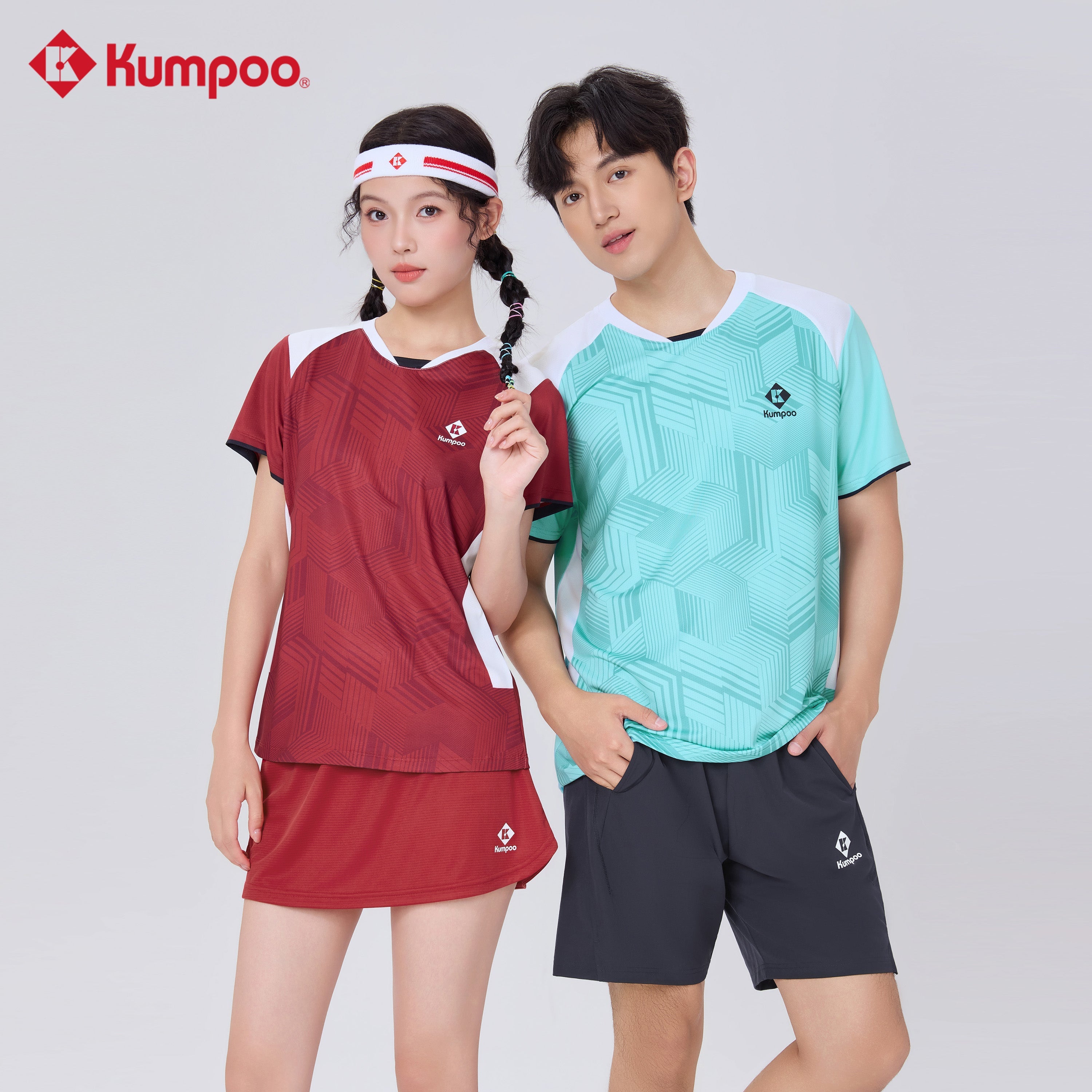 Kumpoo K261W-1149 women's T-shirt in soft fabric, featuring a classic crew neck and short sleeves, casual top for women.