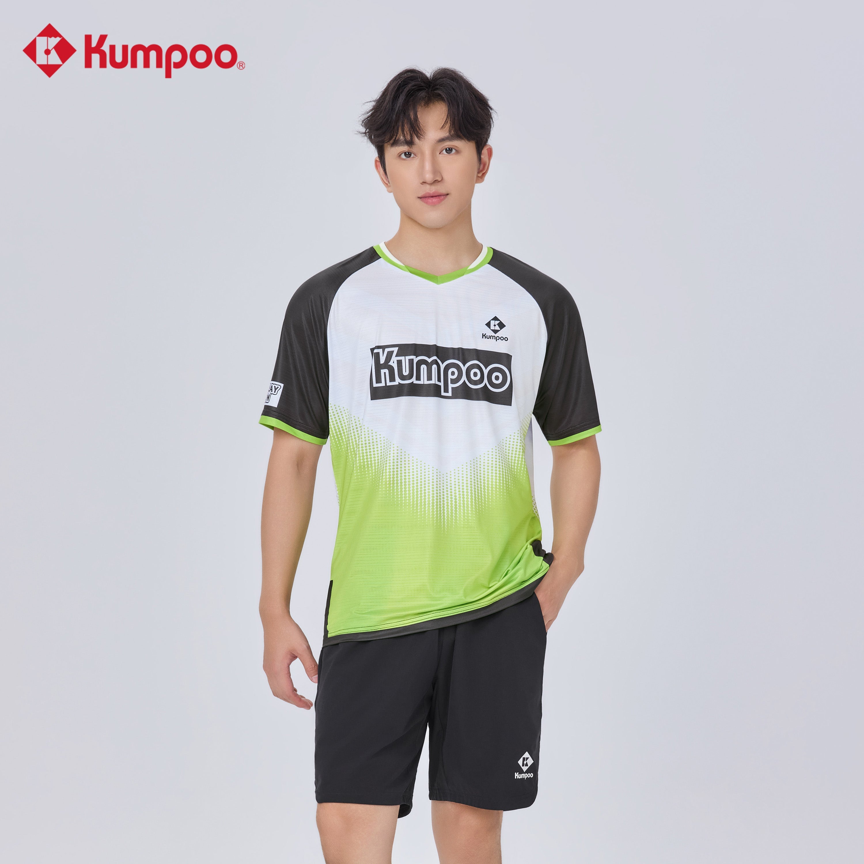 Kumpoo K261M-1731 men's T-shirt in casual style, shown in a front view, made of soft fabric, with a round neckline.