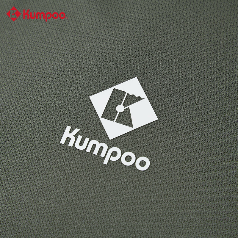 Kumpoo K261U-1224 unisex T-shirt in black, featuring a crew neck and short sleeves, made from comfortable fabric.